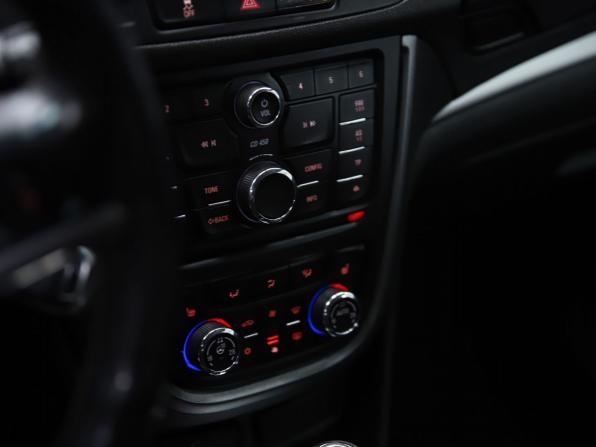 Opel Mokka I с пробегом 2014 года, цена 1 050 000 рублей, 129450 км, внедорожник, Автокод Объявления