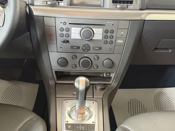 Opel Vectra C Рестайлинг с пробегом 2008 года, цена 350 000 рублей, 444411 км, лифтбек, Автокод Объявления