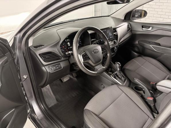 Hyundai Solaris II Рестайлинг с пробегом 2021 года, цена 1 630 000 рублей, 90508 км, седан, Автокод Объявления