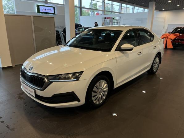 Skoda Octavia IV (A8) с пробегом 2021 года, цена 1 937 000 рублей, 129886 км, лифтбек, Автокод Объявления