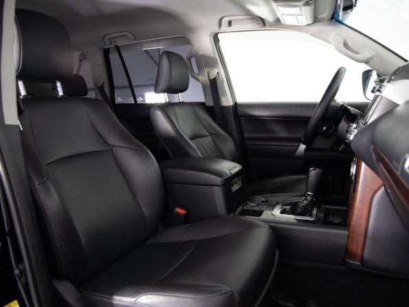 Toyota Land Cruiser Prado 150 Series Рестайлинг 1 с пробегом 2015 года, цена 3 499 000 рублей, 215826 км, внедорожник, Автокод Объявления