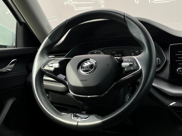 Skoda Octavia IV (A8) с пробегом 2021 года, цена 2 134 200 рублей, 108811 км, лифтбек, Автокод Объявления
