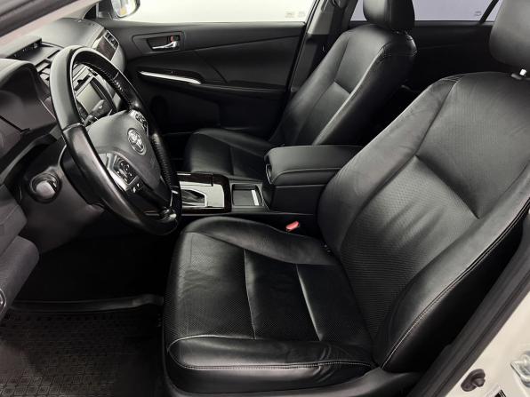 Toyota Camry VII (XV50) Рестайлинг 2 с пробегом 2017 года, цена 2 150 000 рублей, 133000 км, седан, Автокод Объявления