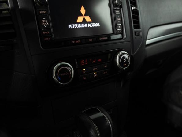 Mitsubishi Pajero IV Рестайлинг 1 с пробегом 2013 года, цена 1 889 585 рублей, 220000 км, внедорожник, Автокод Объявления