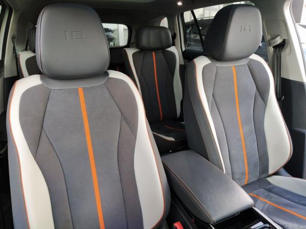 Volkswagen ID.6 с пробегом 2022 года, цена 3 100 000 рублей, 61174 км, внедорожник, Автокод Объявления