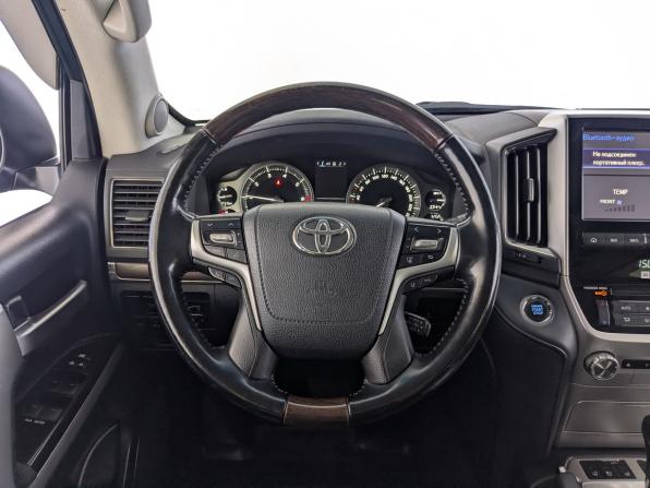 Toyota Land Cruiser 200 Series Рестайлинг 2 с пробегом 2020 года, цена 7 850 000 рублей, 136625 км, внедорожник, Автокод Объявления