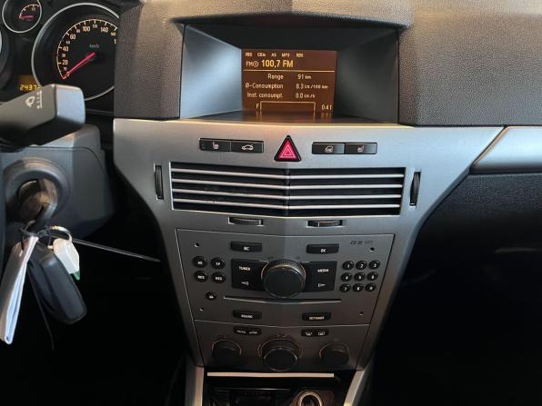Opel Astra H Рестайлинг с пробегом 2012 года, цена 510 000 рублей, 243716 км, седан, Автокод Объявления