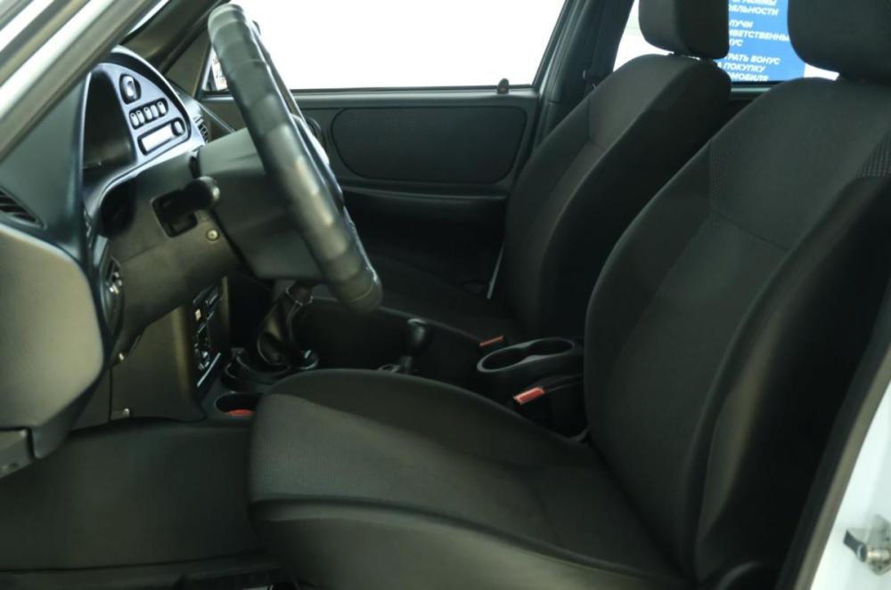 Chevrolet Niva I Рестайлинг Омск  - изображение 8