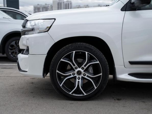 Toyota Land Cruiser 200 Series Рестайлинг 2 с пробегом 2017 года, цена 5 800 000 рублей, 197309 км, внедорожник, Автокод Объявления