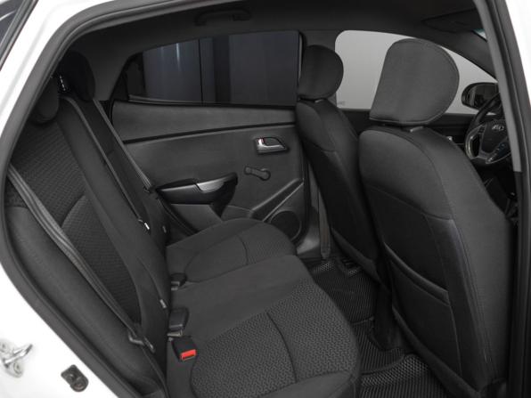 Kia Rio III Рестайлинг с пробегом 2016 года, цена 1 045 400 рублей, 164381 км, седан, Автокод Объявления