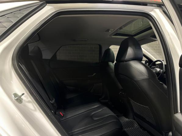 Hyundai Elantra VII (CN7) Рестайлинг с пробегом 2024 года, цена 2 390 000 рублей, 36264 км, седан, Автокод Объявления