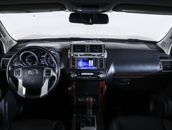 Toyota Land Cruiser Prado 150 Series Рестайлинг 1 с пробегом 2016 года, цена 3 600 000 рублей, 258209 км, внедорожник, Автокод Объявления