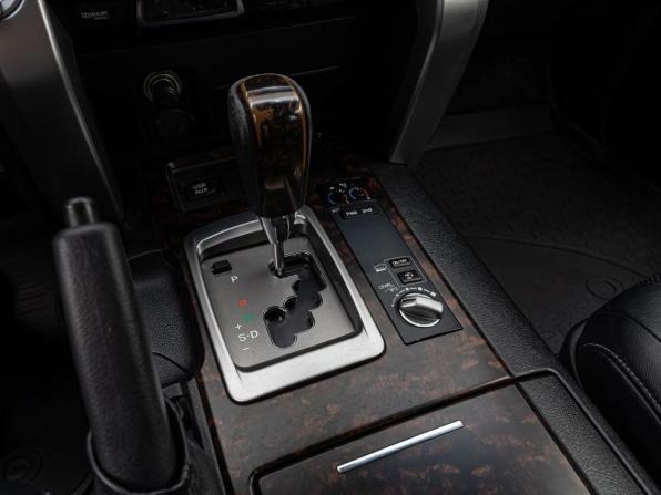 Toyota Land Cruiser 200 Series Рестайлинг 1 с пробегом 2012 года, цена 3 750 000 рублей, 133527 км, внедорожник, Автокод Объявления