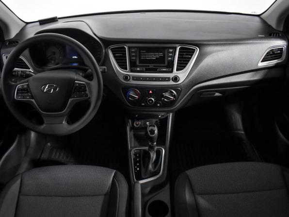 Hyundai Solaris II Рестайлинг с пробегом 2021 года, цена 1 655 000 рублей, 19500 км, седан, Автокод Объявления