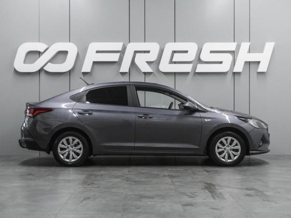 Hyundai Solaris II Рестайлинг с пробегом 2022 года, цена 1 599 000 рублей, 101033 км, седан, Автокод Объявления
