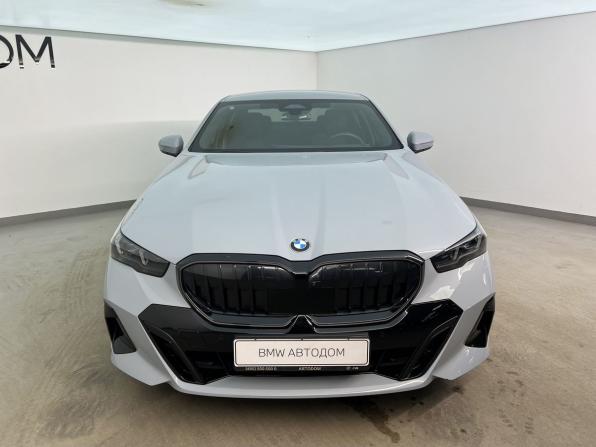 BMW 5 серии VIII (G60/G61/G68) с пробегом 2024 года, цена 9 990 000 рублей, 22100 км, седан, Автокод Объявления