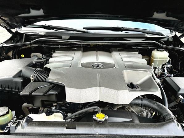 Toyota Land Cruiser 200 Series Рестайлинг 1 с пробегом 2012 года, цена 3 540 000 рублей, 283728 км, внедорожник, Автокод Объявления