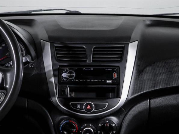 Hyundai Solaris I с пробегом 2012 года, цена 670 000 рублей, 177203 км, хэтчбек, Автокод Объявления