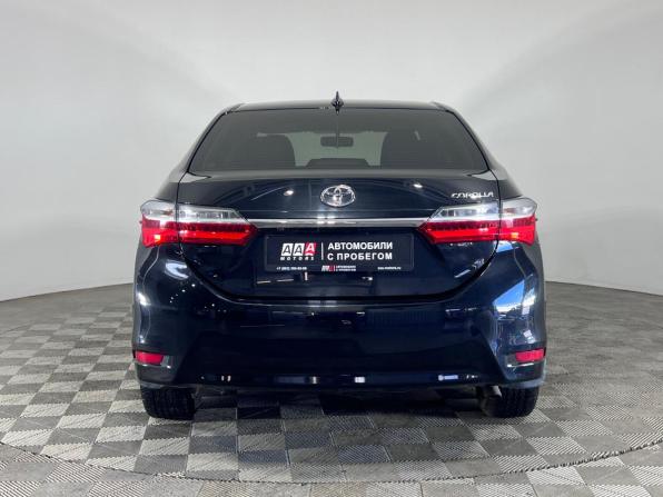 Toyota Corolla XI (E160 E170 E180) Рестайлинг 1 с пробегом 2018 года, цена 1 695 000 рублей, 97464 км, седан, Автокод Объявления