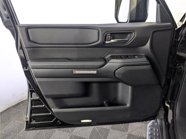 Toyota Land Cruiser Prado 250 Series с пробегом 2024 года, цена 9 530 000 рублей, 27770 км, внедорожник, Автокод Объявления