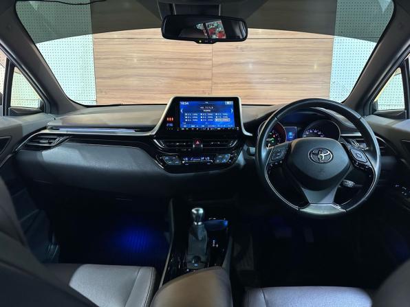 Toyota C-HR I с пробегом 2018 года, цена 2 099 000 рублей, 57200 км, внедорожник, Автокод Объявления