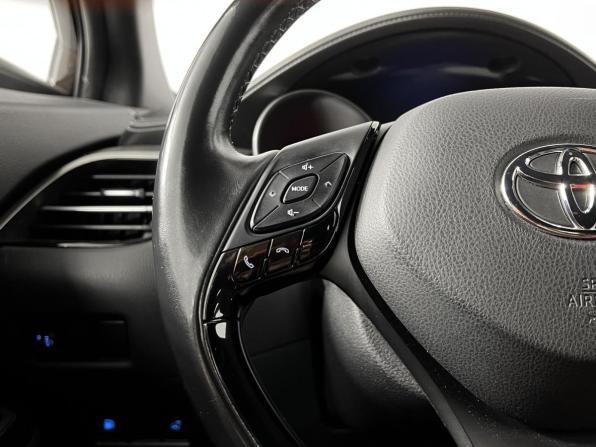 Toyota C-HR I с пробегом 2019 года, цена 2 289 900 рублей, 86653 км, внедорожник, Автокод Объявления