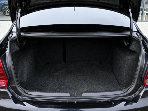Volkswagen Polo V Рестайлинг с пробегом 2019 года, цена 1 359 800 рублей, 117277 км, седан, Автокод Объявления