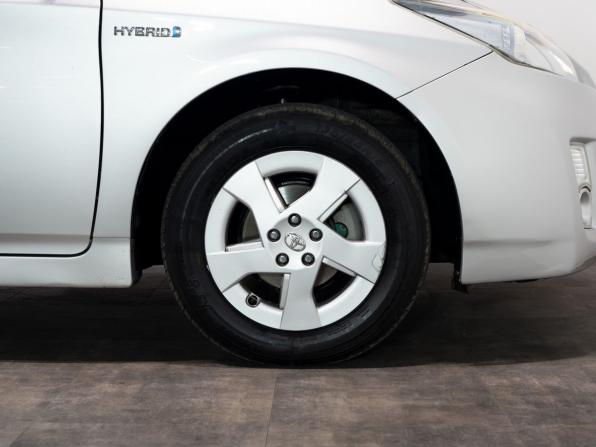 Toyota Prius III (XW30) с пробегом 2011 года, цена 895 000 рублей, 331600 км, лифтбек, Автокод Объявления