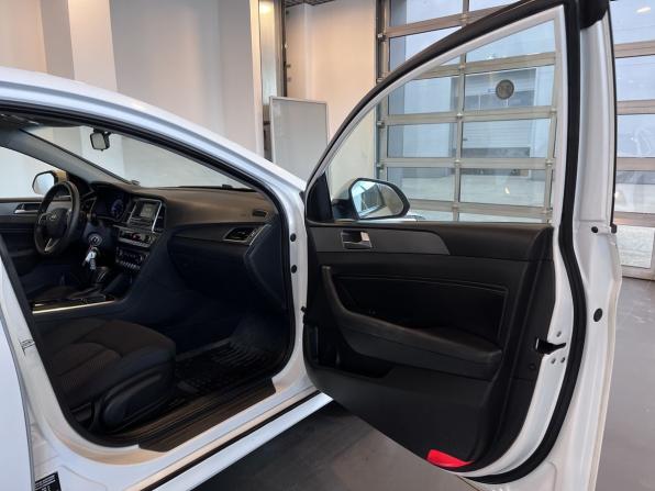 Hyundai Sonata VII (LF) Рестайлинг с пробегом 2018 года, цена 1 700 000 рублей, 183442 км, седан, Автокод Объявления