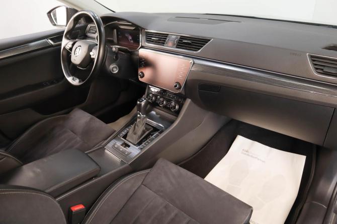 Skoda Superb III Рестайлинг с пробегом 2022 года, цена 3 529 000 рублей, 71394 км, лифтбек, Автокод Объявления
