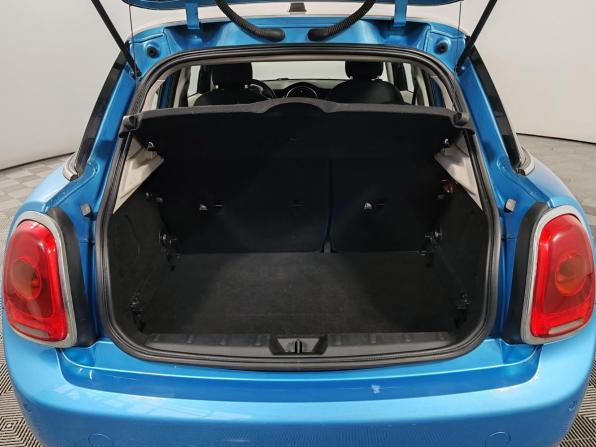 Mini Hatch III (F55/F56) с пробегом 2014 года, цена 1 329 000 рублей, 140070 км, хэтчбек, Автокод Объявления