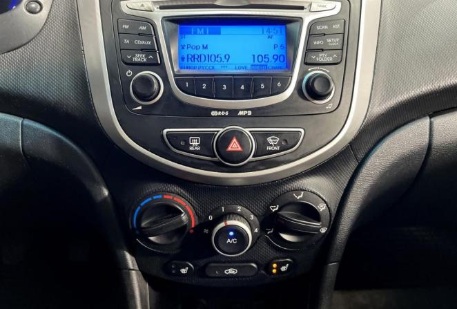 Hyundai Solaris I с пробегом 2012 года, цена 700 000 рублей, 203280 км, седан, Автокод Объявления
