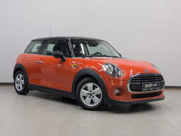 Mini Hatch III (F55/F56) Рестайлинг с пробегом 2019 года, цена 1 950 000 рублей, 42925 км, хэтчбек, Автокод Объявления