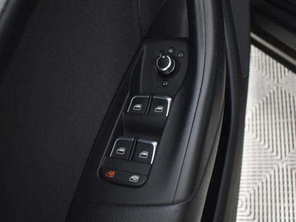 Audi Q3 I (8U) с пробегом 2012 года, цена 1 215 000 рублей, 167072 км, внедорожник, Автокод Объявления