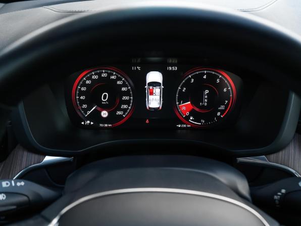 Volvo XC60 II Рестайлинг с пробегом 2021 года, цена 4 198 000 рублей, 70136 км, внедорожник, Автокод Объявления