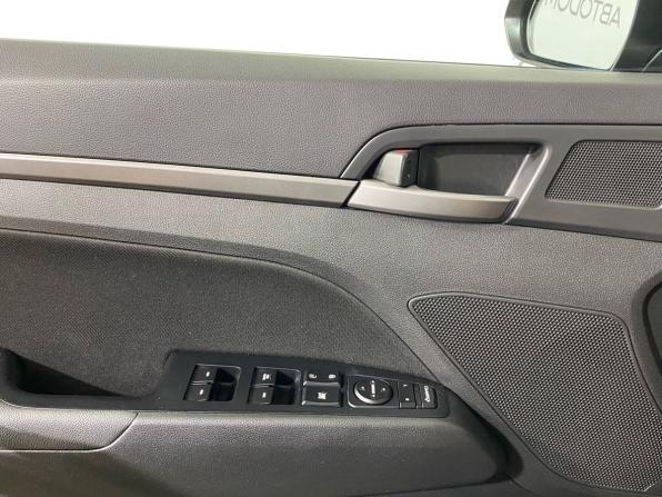 Hyundai Elantra VI (AD) с пробегом 2017 года, цена 1 217 000 рублей, 182674 км, седан, Автокод Объявления