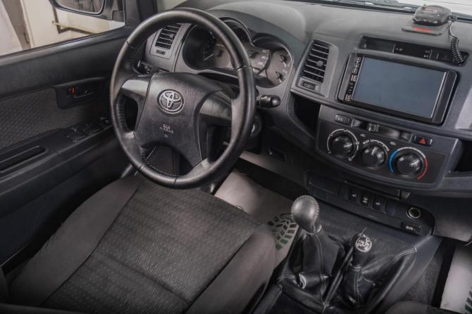 Toyota Hilux VII Рестайлинг с пробегом 2014 года, цена 1 999 000 рублей, 307000 км, offers.body_type.unknown, Автокод Объявления