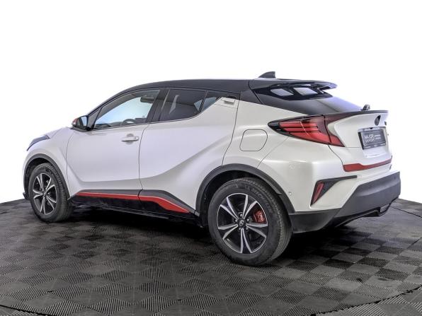 Toyota C-HR I Рестайлинг с пробегом 2021 года, цена 2 845 000 рублей, 55095 км, внедорожник, Автокод Объявления