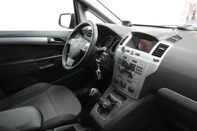 Opel Zafira B Рестайлинг с пробегом 2012 года, цена 650 000 рублей, 232000 км, минивэн, Автокод Объявления
