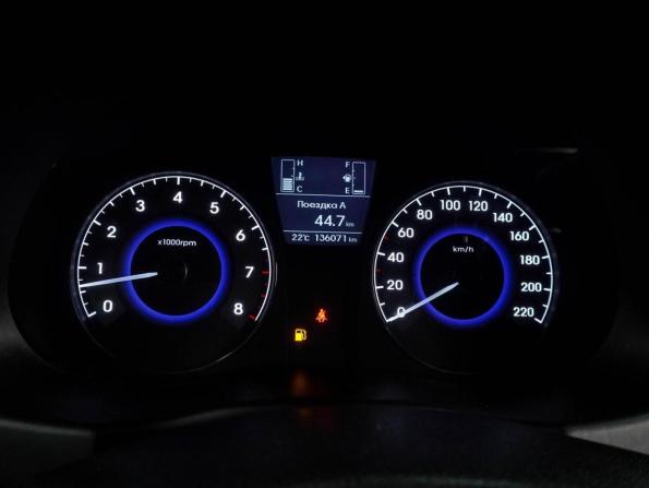 Hyundai Solaris I Рестайлинг с пробегом 2014 года, цена 897 000 рублей, 136071 км, хэтчбек, Автокод Объявления