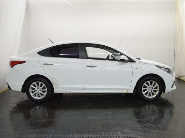 Hyundai Solaris II с пробегом 2017 года, цена 1 083 000 рублей, 179108 км, седан, Автокод Объявления
