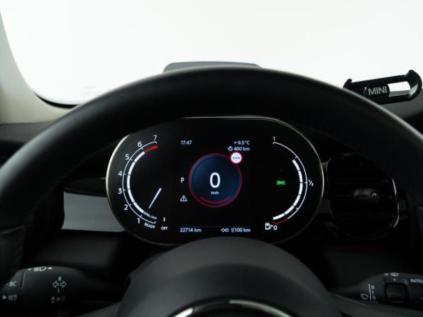 Mini Hatch III (F55/F56) Рестайлинг 2 с пробегом 2021 года, цена 3 374 810 рублей, 22714 км, хэтчбек, Автокод Объявления