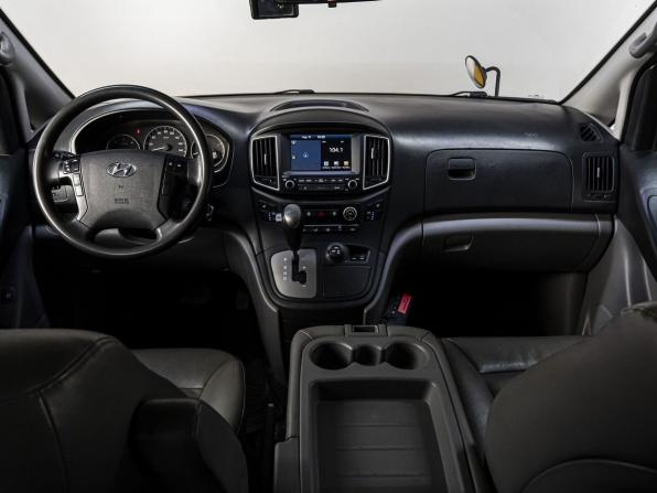 Hyundai Grand Starex I Рестайлинг 2 с пробегом 2018 года, цена 2 659 000 рублей, 223154 км, минивэн, Автокод Объявления