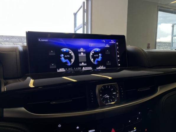 Lexus LX III Рестайлинг 2 с пробегом 2017 года, цена 7 900 000 рублей, 160000 км, внедорожник, Автокод Объявления