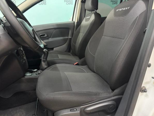 Renault Logan II Рестайлинг с пробегом 2020 года, цена 1 070 000 рублей, 81392 км, седан, Автокод Объявления