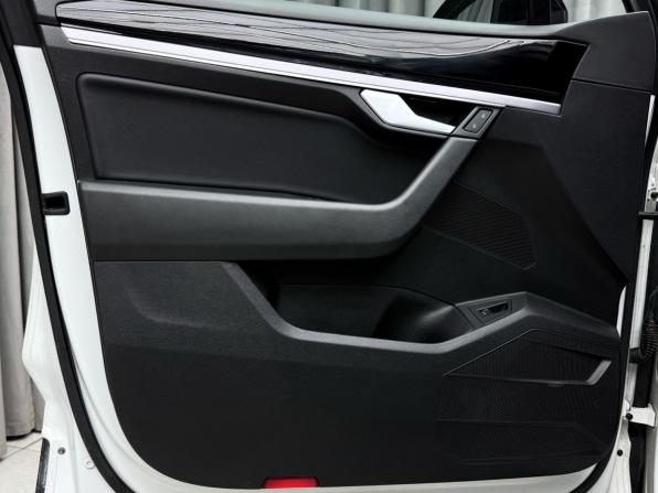 Volkswagen Touareg III с пробегом 2020 года, цена 4 299 000 рублей, 206221 км, внедорожник, Автокод Объявления