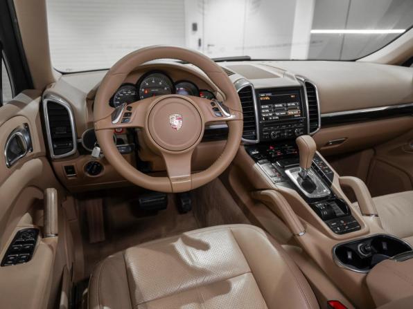 Porsche Cayenne II (958) с пробегом 2011 года, цена 1 895 000 рублей, 248920 км, внедорожник, Автокод Объявления