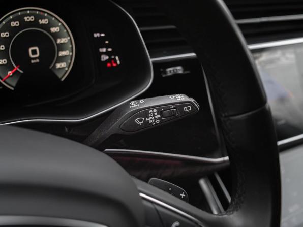 Audi Q8 I (4M) с пробегом 2022 года, цена 6 500 000 рублей, 115834 км, внедорожник, Автокод Объявления