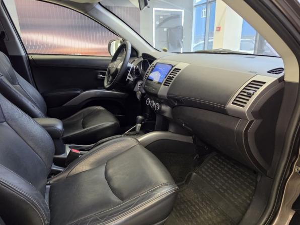 Mitsubishi Outlander II Рестайлинг с пробегом 2010 года, цена 999 000 рублей, 223680 км, внедорожник, Автокод Объявления