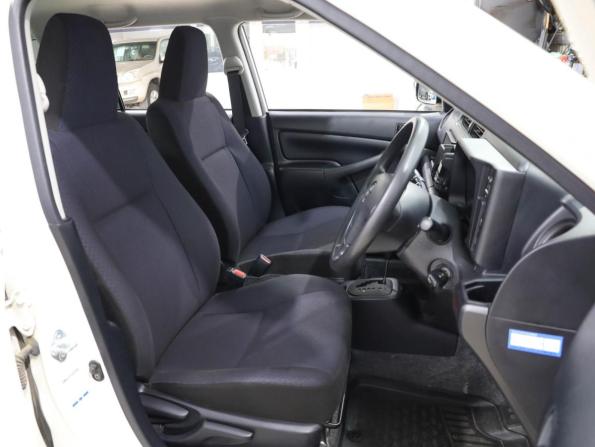 Toyota Probox I Рестайлинг с пробегом 2019 года, цена 1 339 000 рублей, 156861 км, универсал, Автокод Объявления